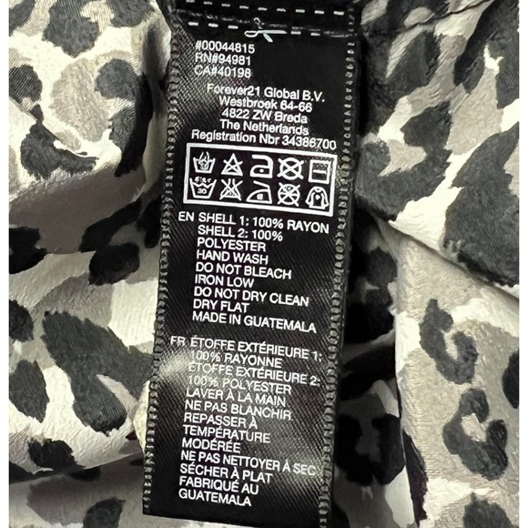 Forever 21 Crop Top M Black Gray Leopard Cap Sleeve Cutout Cross Back Trendy - Picture 4 of 5